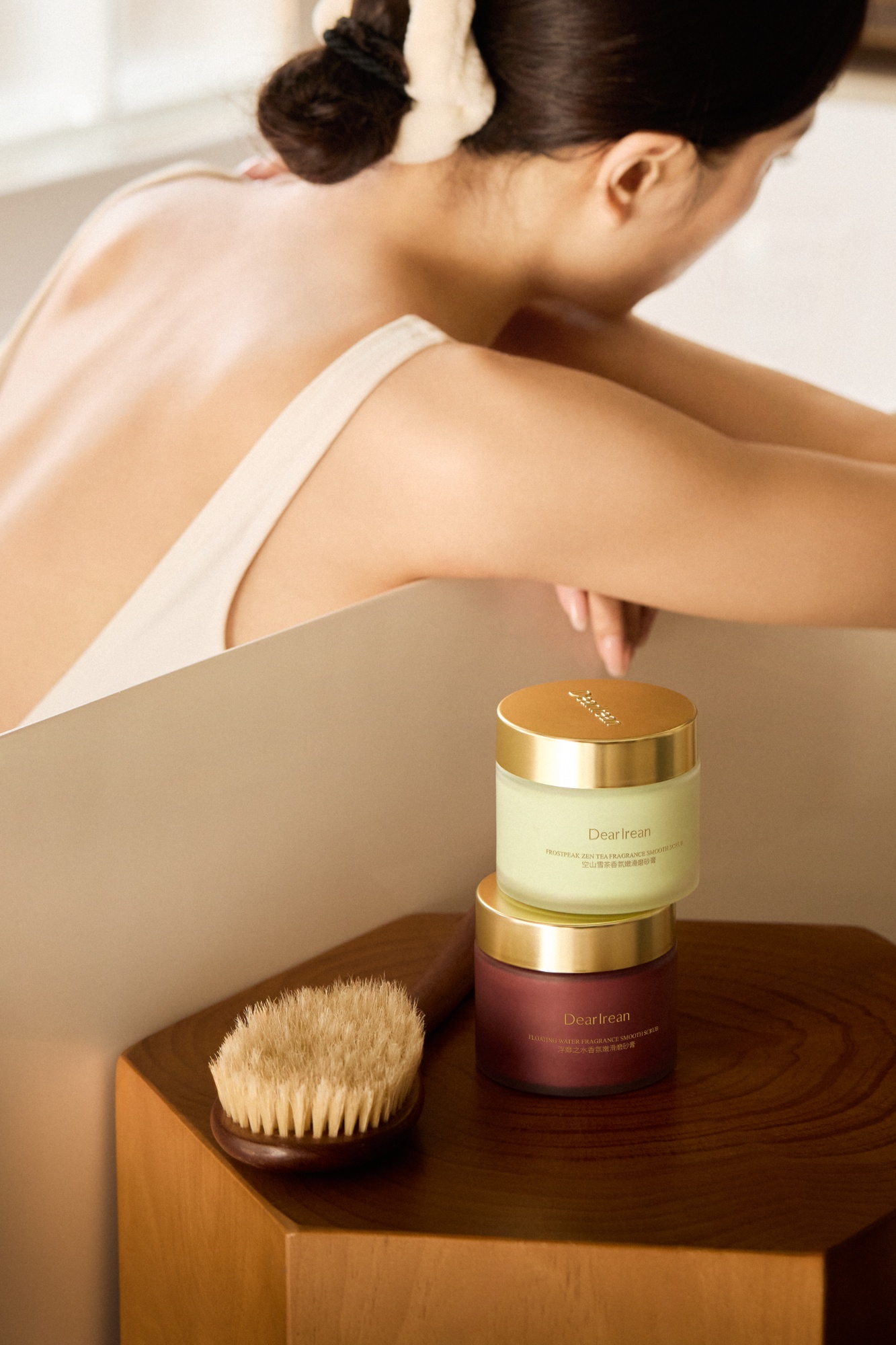 Floating Water Smooth Body Scrub 200 g